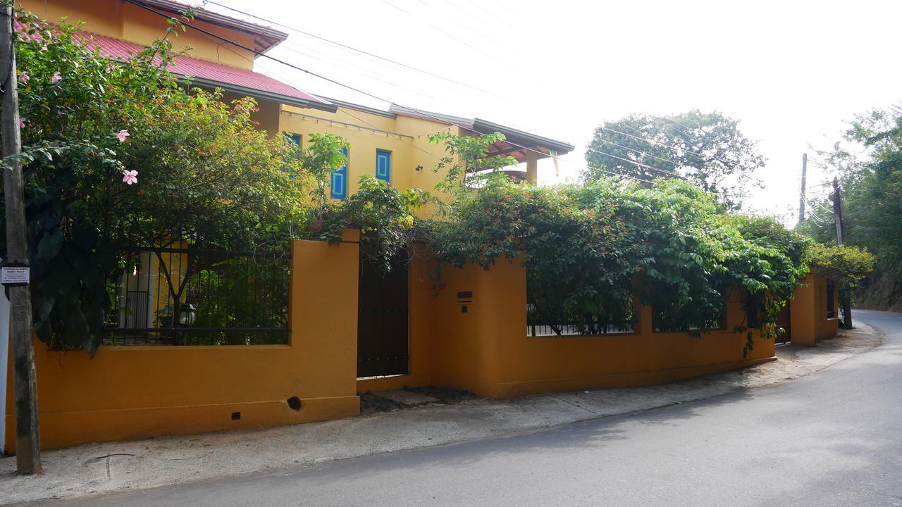 Yoho Home Away Home Kandy Esterno foto
