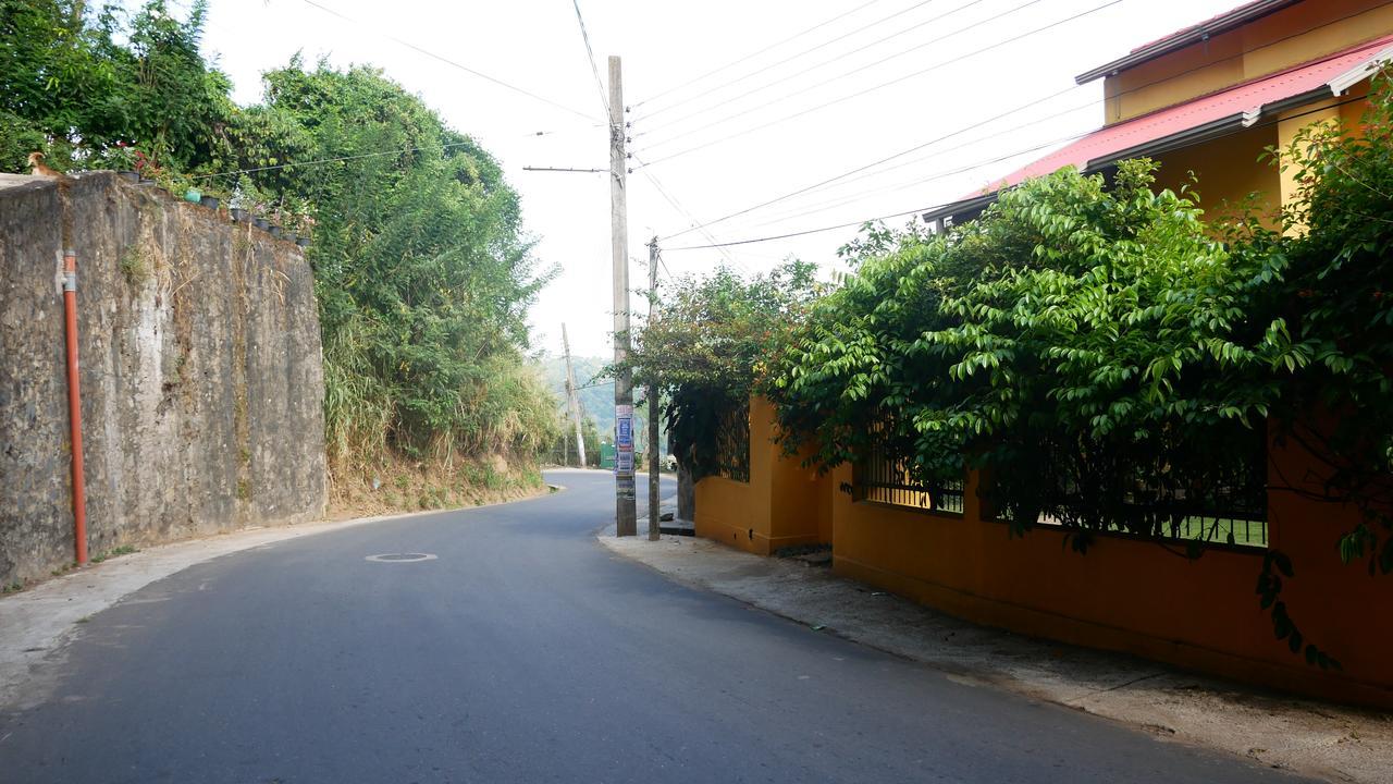 Yoho Home Away Home Kandy Esterno foto